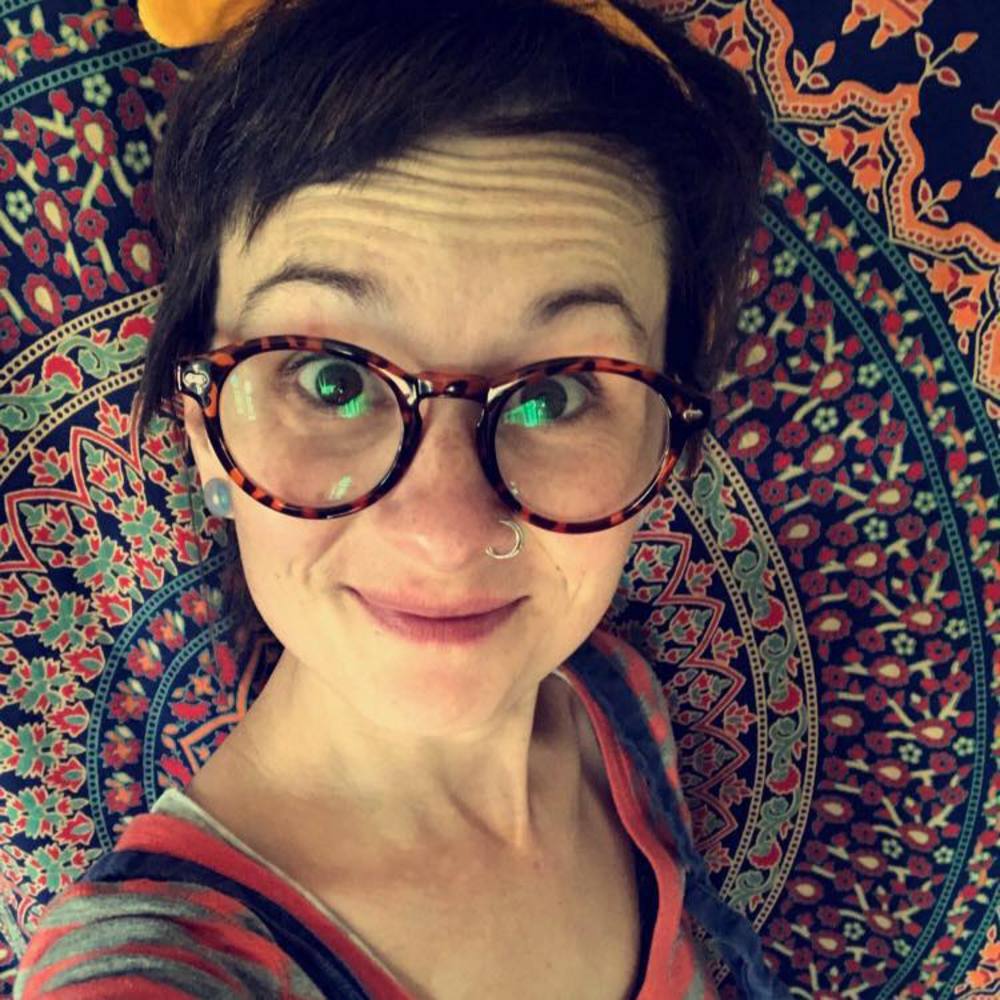 Meet your Posher, Hilary